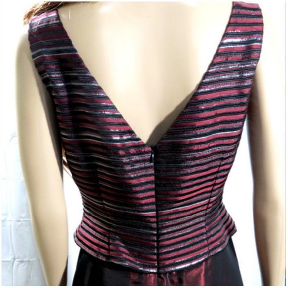 Burgundy & Silver Long Sleeveless Gown - Picture 3 of 4
